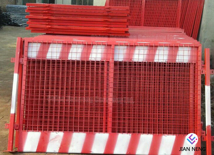 Colore rosso e bianco della guardavia temporanea di barriera di protezione per i siti della costruzione di edifici