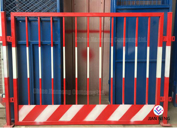 Colore rosso e bianco della guardavia temporanea di barriera di protezione per i siti della costruzione di edifici