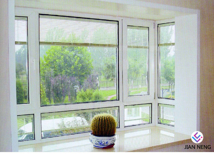 L'isolamento termico 6063-T5 Windows di alluminio e le porte con sicurezza dell'acciaio inossidabile ingranano