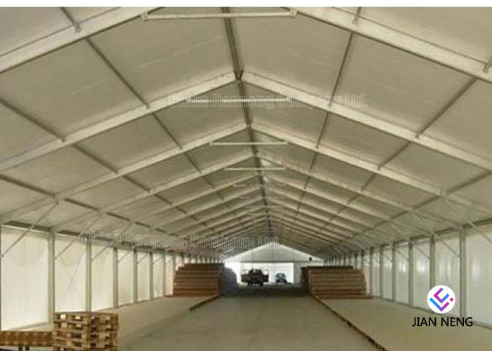 Tende su ordinazione graduate differenti di evento con il tessuto bianco per la mostra, magazzino del PVC
