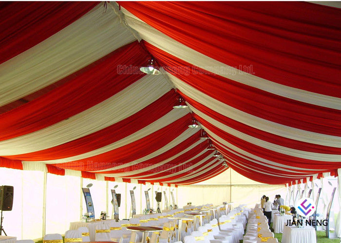 Tenda foranea di lusso fuori delle tende di nozze con il rivestimento variopinto delle tende per i partiti di evento